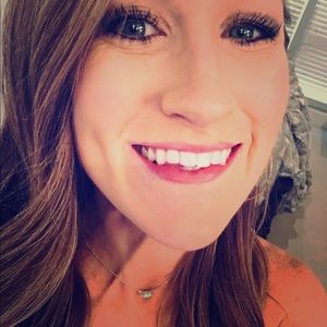 Meet your Posher, Becca